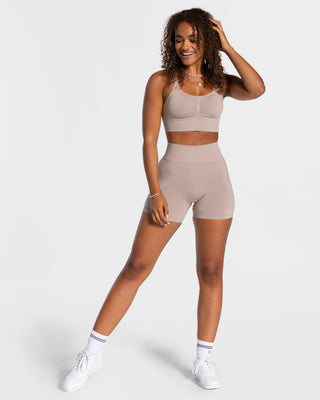 Zeitlose Scrunch Short „Dust“