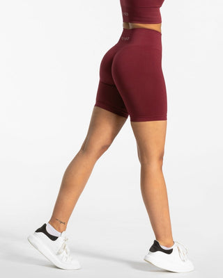 Edle Short "Weinrot"