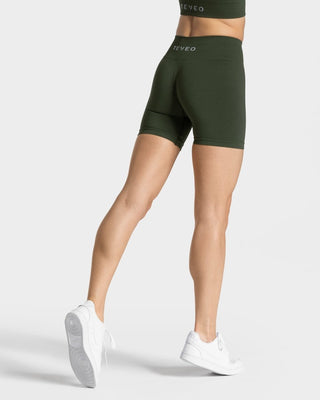 Zeitlose Scrunch Short „Khaki“