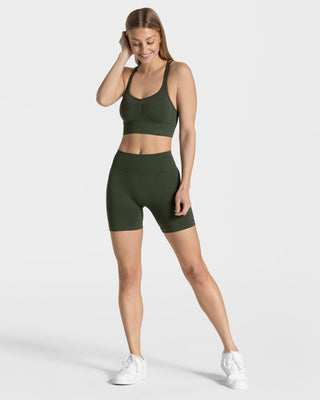Zeitlose Scrunch Short „Khaki“