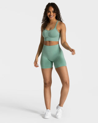 Zeitlose Scrunch Short „Salbei“