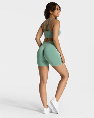 Zeitlose Scrunch Short „Salbei“
