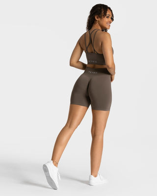 Zeitlose Scrunch Short „Taupe“